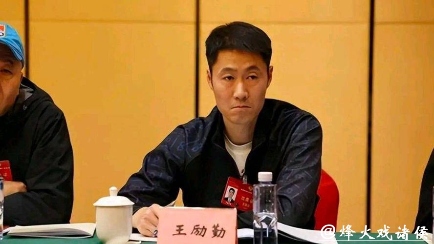 6人离队！3选1悬念拉满，国乒男队重建谁能扛起王励勤期待？